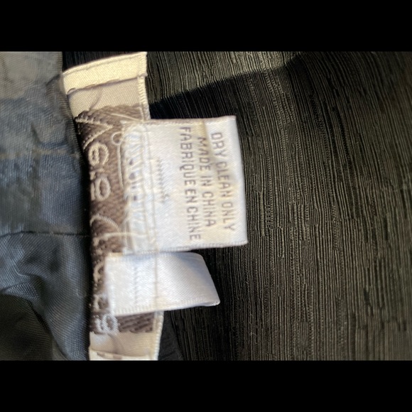 Ladies 2 piece suit. Vera Cristina. Silk/Linen. Small jacket/Size 6 trousers. - Picture 10 of 10